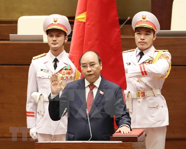 Leaders of countries, WEF congratulate new leaders of Vietnam